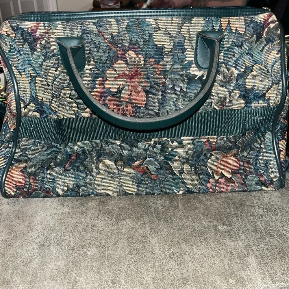 JCPenney Jaguar Floral Tapestry Travel Bag with Green Accents - Picture 3 of 5